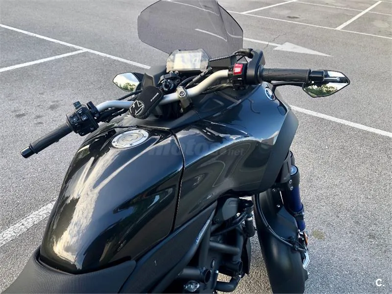 Yamaha Niken – Vista 3