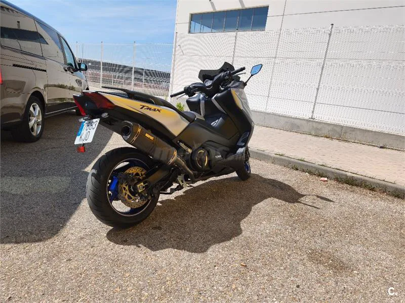Yamaha TMAX – Vista 2