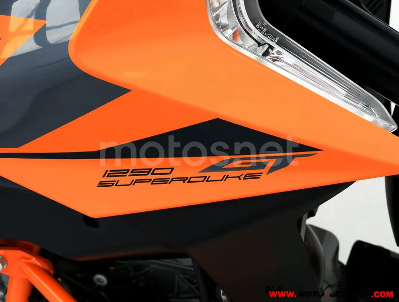 KTM 1290 Super Duke GT – Vista 9