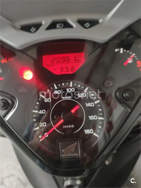 Honda SH 300i – Vista 4