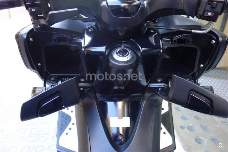 Yamaha TMAX 500 - Vista 10