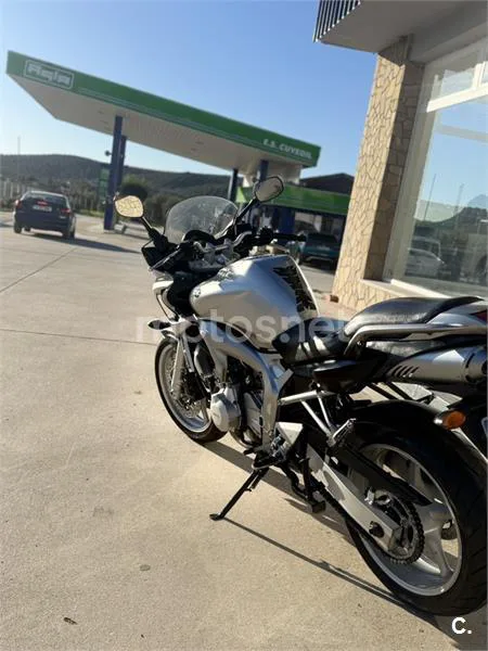 Yamaha FZ6 S – Vista 3