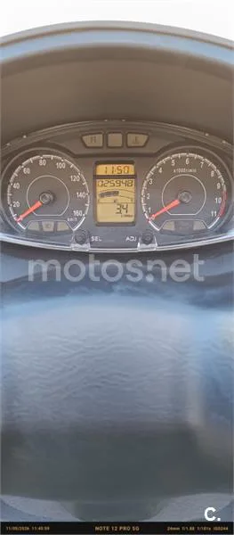 Suzuki Burgman 200 – Vista 4
