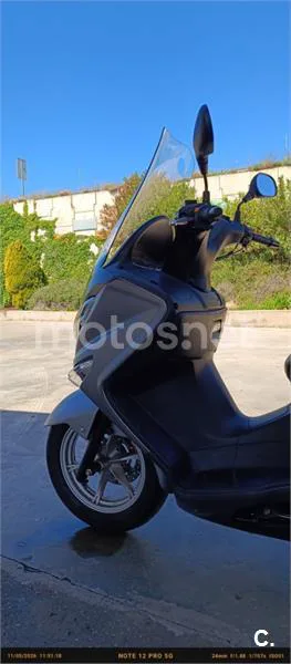 Suzuki Burgman 200 – Vista 6
