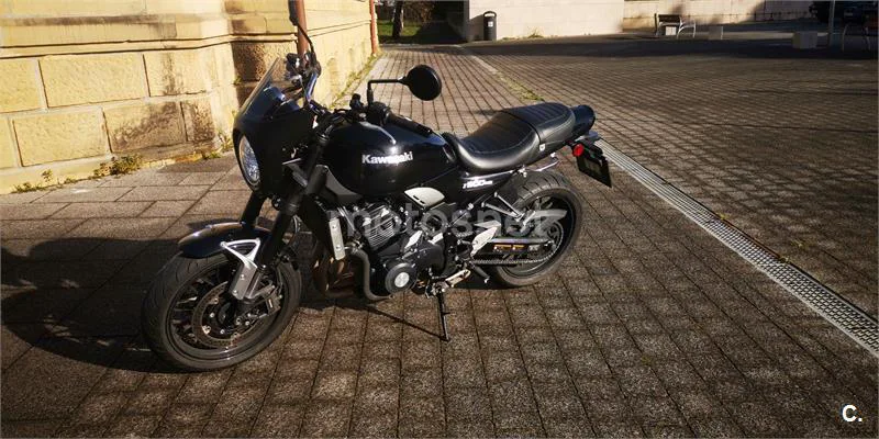 Kawasaki Z900RS - Vista 3