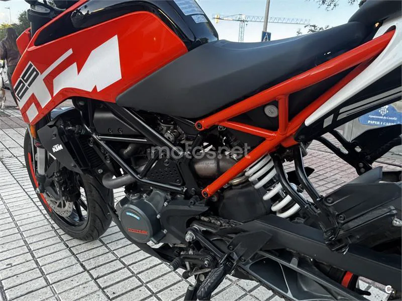 KTM 125 – Vista 3