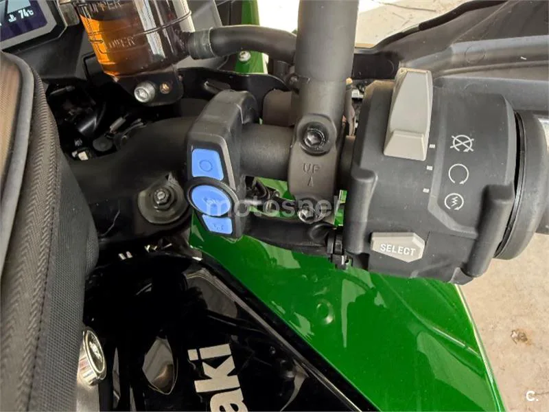 Kawasaki Versys 1100 - Vista 15
