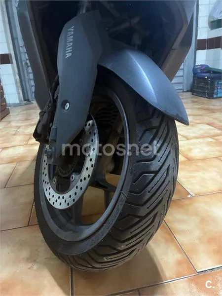 Yamaha XMAX 125 – Vista 8