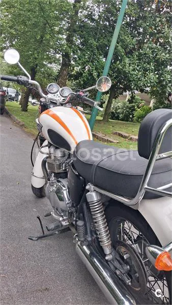 Triumph Bonneville T100 – Vista 2