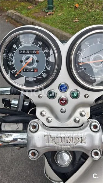 Triumph Bonneville T100 – Vista 3