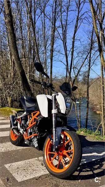 KTM 390 Duke – Vista 3