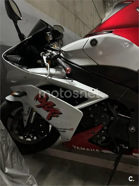 Yamaha R1 – Vista 4
