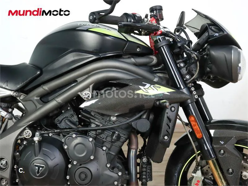 Triumph Speed Triple – Vista 17