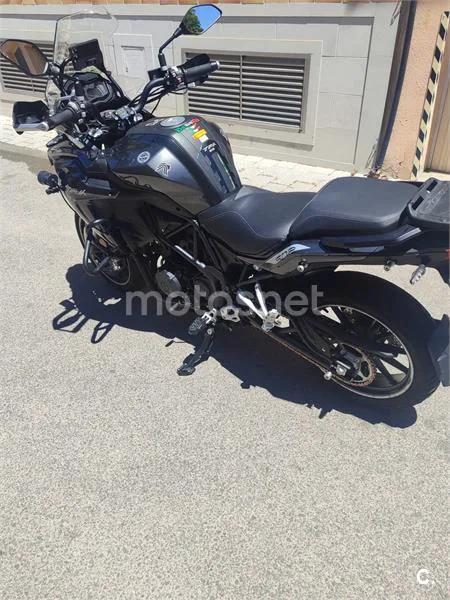 Benelli TRK 502 - Vista 9