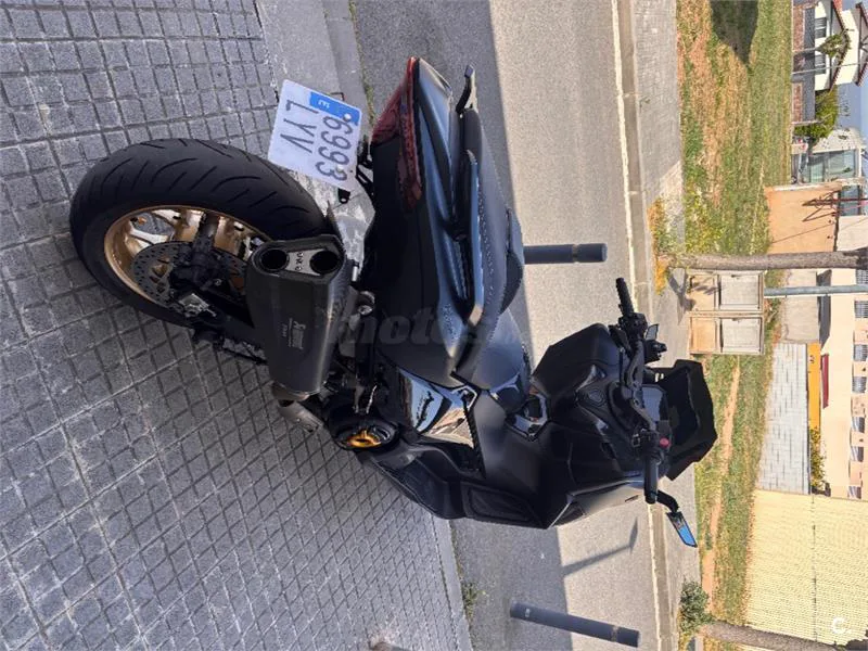 Yamaha TMAX – Vista 2