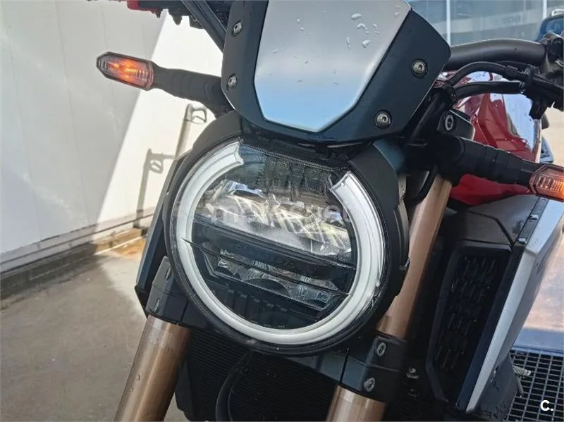 Honda CB650R - Vista 11