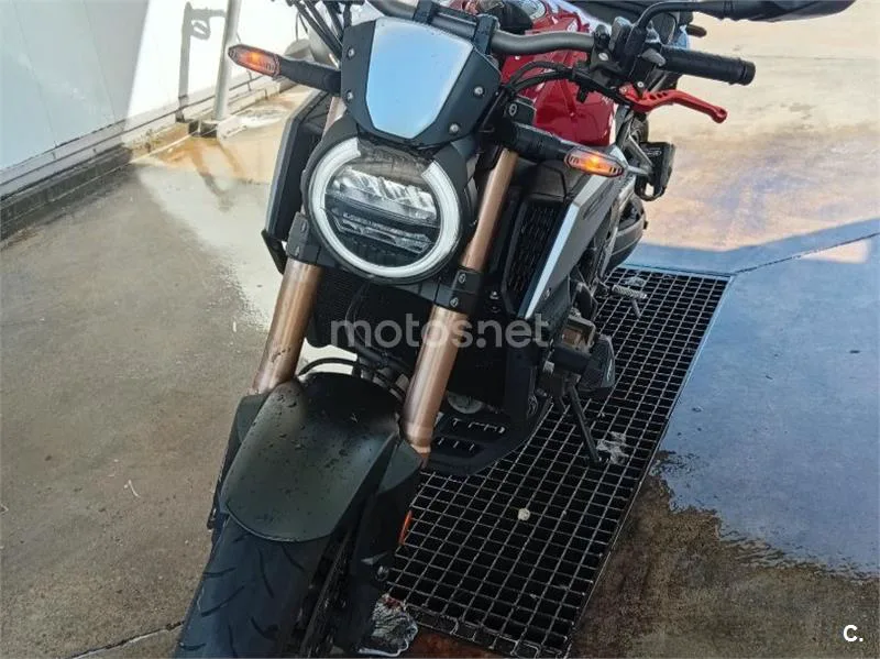 Honda CB650R - Vista 4