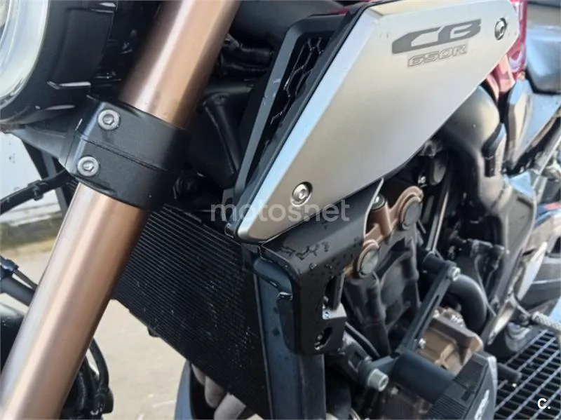 Honda CB650R - Vista 9