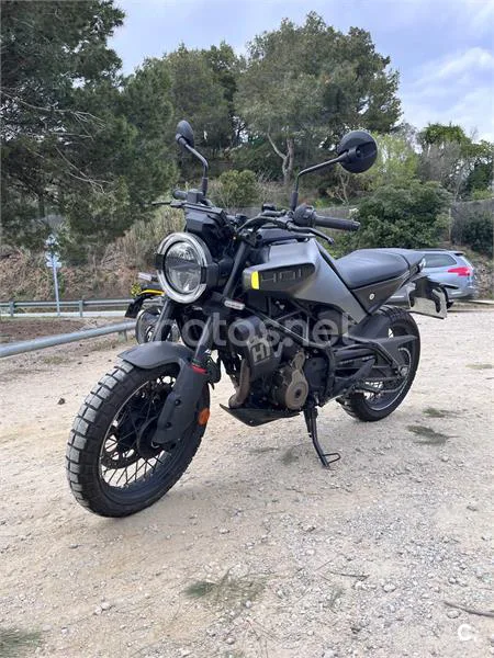 Husqvarna Svartpilen 401 – Vista 2