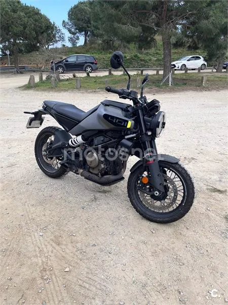 Husqvarna Svartpilen 401 – Vista 4
