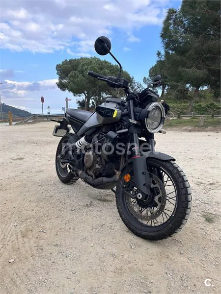 Husqvarna Svartpilen 401 – Vista 7
