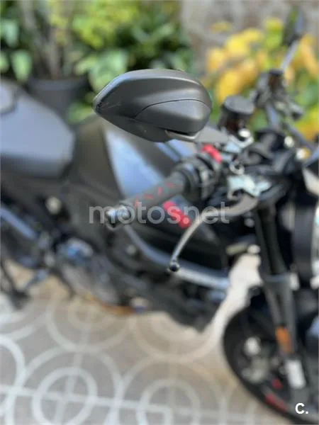 Ducati Monster – Vista 3