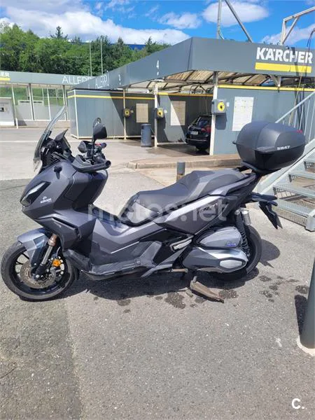 Honda ADV 350 – Vista 2