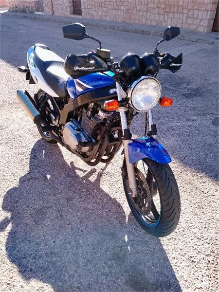 Suzuki GS 500F – Vista 2