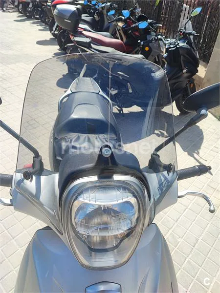 Piaggio Beverly 300 – Vista 9