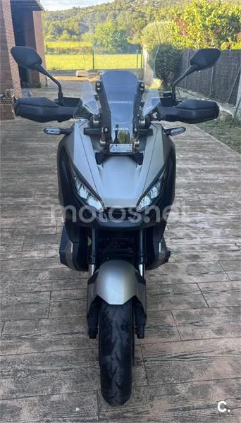 Honda X-ADV – Vista 4