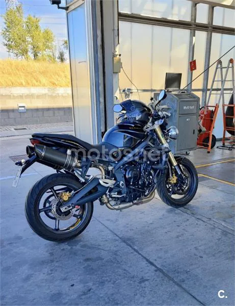Triumph Street Triple – Vista 3