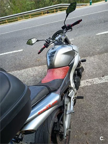 Suzuki GSR 600 – Vista 4