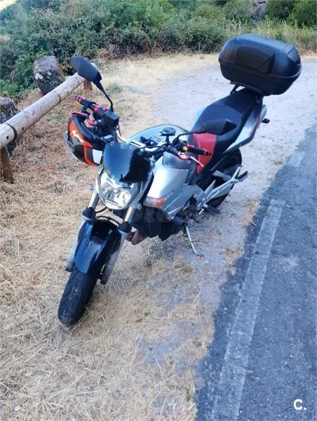 Suzuki GSR 600 – Vista 7