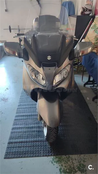 Suzuki Burgman 650 Executive – Vista 3
