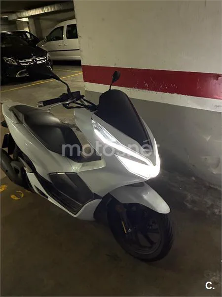 Honda PCX 125 – Vista 2