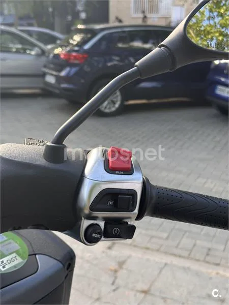 Piaggio MP3 - Vista 15