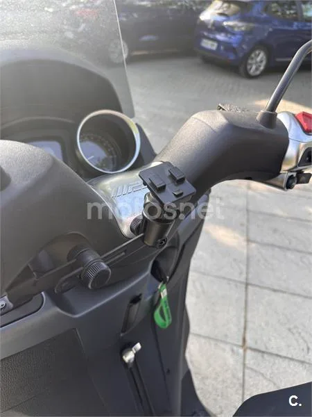 Piaggio MP3 - Vista 22