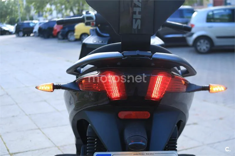 Piaggio MP3 - Vista 33