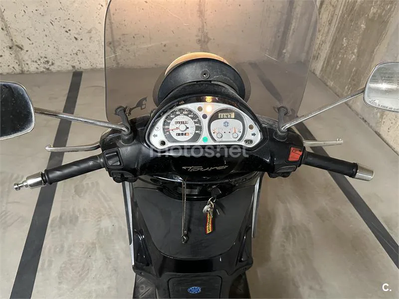 Piaggio Beverly Tourer 125 – Vista 2