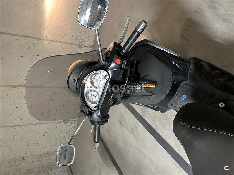 Piaggio Beverly Tourer 125 – Vista 3