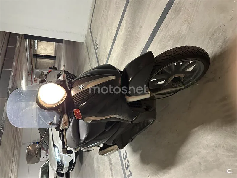 Piaggio Beverly Tourer 125 – Vista 6