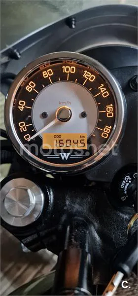 Kawasaki W800 - Vista 4