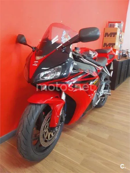 Honda CBR 1000 RR Fireblade – Vista 19