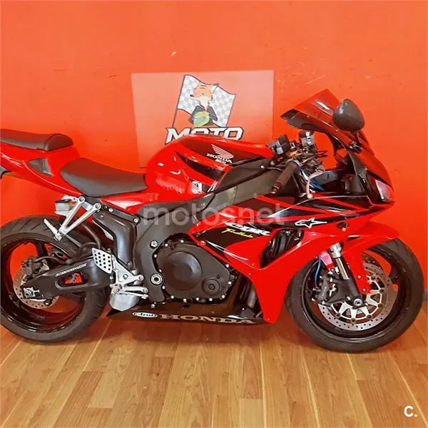 Honda CBR 1000 RR Fireblade – Vista 3