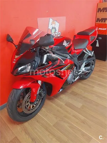 Honda CBR 1000 RR Fireblade – Vista 21