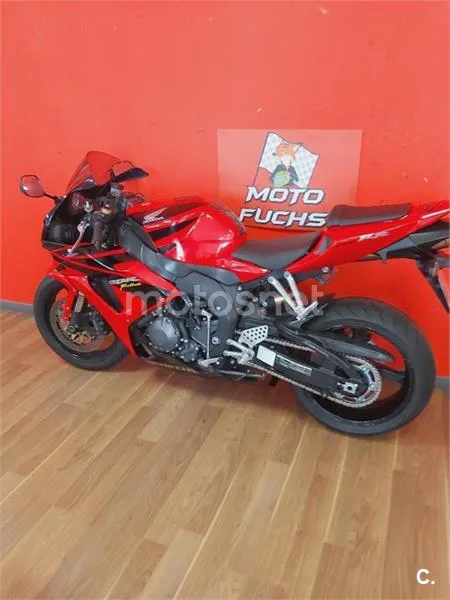 Honda CBR 1000 RR Fireblade – Vista 22