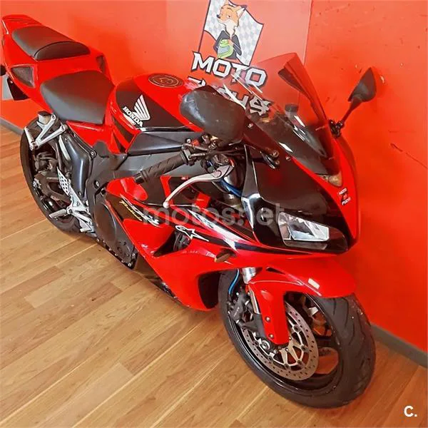 Honda CBR 1000 RR Fireblade – Vista 8