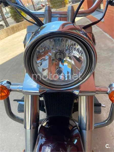 Suzuki Intruder C800 – Vista 20