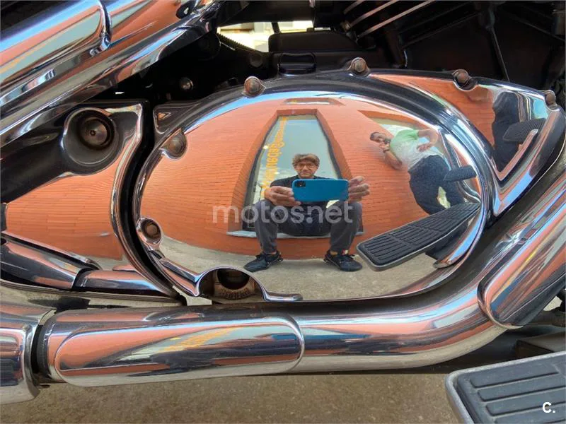 Suzuki Intruder C800 – Vista 9