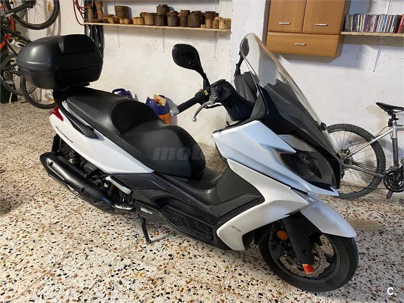 Kymco Super Dink 350i – Vista 4